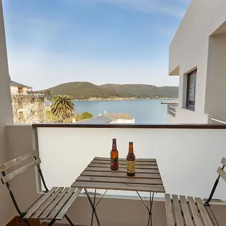 White アパート オ・ビセード