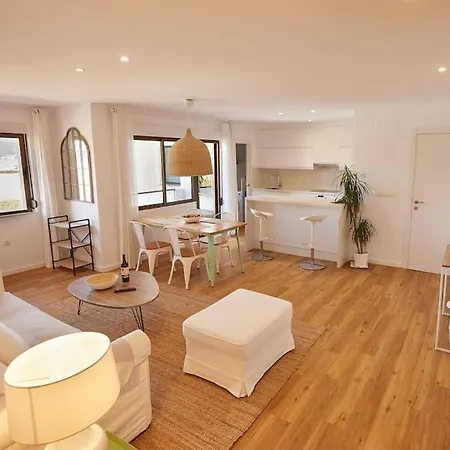 アパート White *